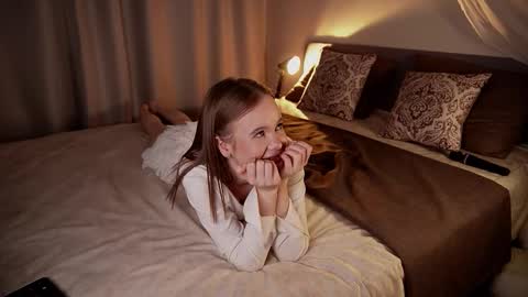 Claire online show from 12-17-25, 07:42