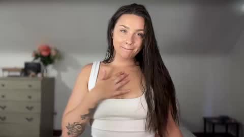 Crystal online show from 09-29-25, 04:56