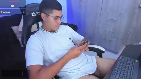 Dylan  independent model  online show from 02-10-25, 09:58