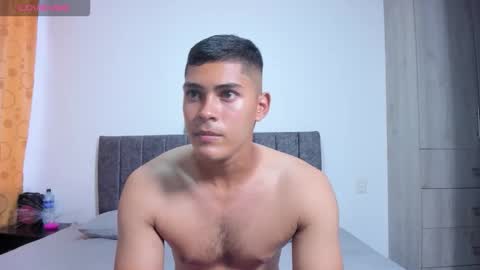 Dylan  independent model  online show from 12-13-25, 09:53