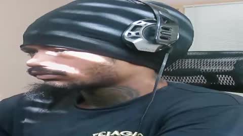 Snapshot of iamjohnny4u chatting on 12-17-25, 02:34 iamjohnny4u online show from 12-17-25, 02:34