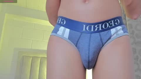 Juliiiiian online show from 01-31-25, 05:42