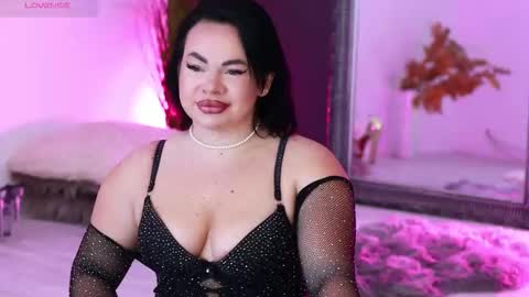 Snapshot of iamlila chatting on 10-19-25, 04:18 Lila online show from 10-19-25, 04:18