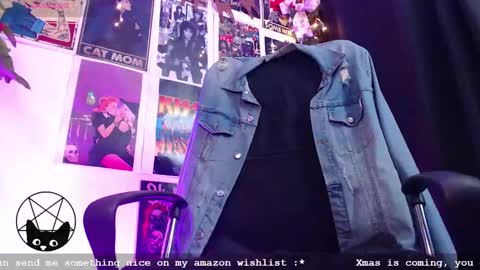 Mari online show from 12-18-24, 10:35