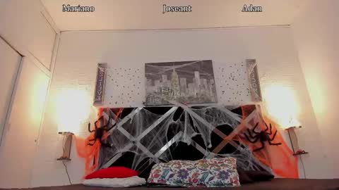 Snapshot of iammariano chatting on 10-26-25, 03:23 Mariano online show from 10-26-25, 03:23