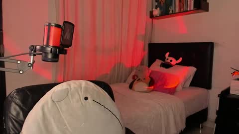 Mel  online show from 09-17-25, 02:02