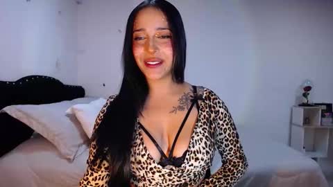 Snapshot of iamroxanne chatting on 10-14-25, 03:29 Camila online show from 10-14-25, 03:29