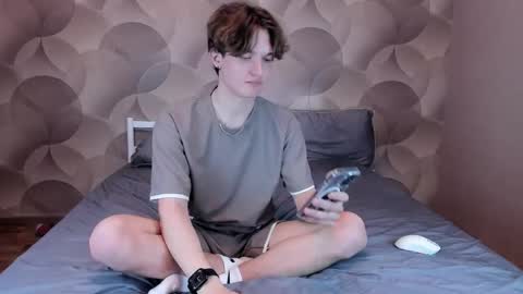 Ian Flor online show from 04-28-26, 03:17