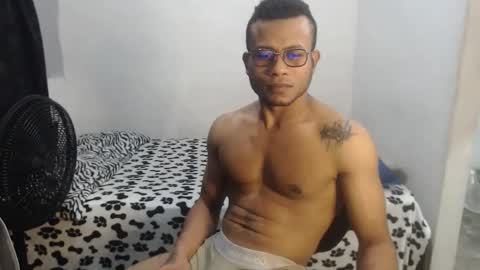 Snapshot of ian_tuner chatting on 12-19-25, 03:46 ian_tuner online show from 12-19-25, 03:46