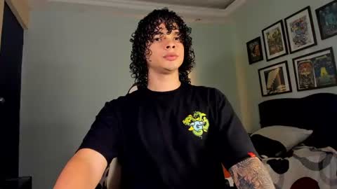 Snapshot of ian_versace chatting on 07-19-26, 03:54 Andres online show from 07-19-26, 03:54