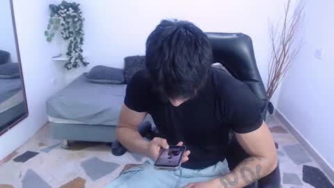 Snapshot of ian_west chatting on 02-11-26, 11:59 Ian online show from 02-11-26, 11:59