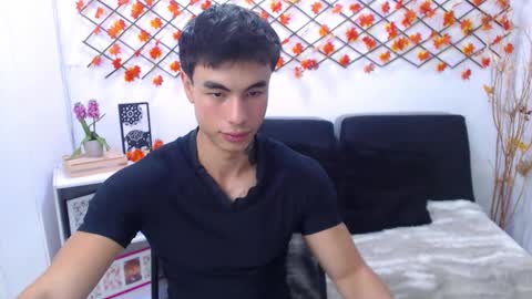 Snapshot of ian_west chatting on 02-18-26, 12:01 Ian online show from 02-18-26, 12:01