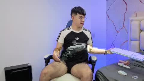 Ian  online show from 04-08-26, 10:32