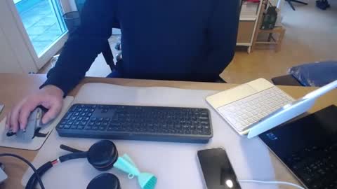 iandy12 online show from 12-13-24, 07:25