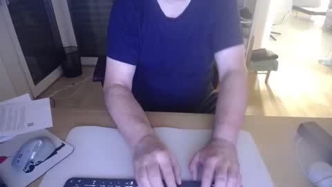 iandy12 online show from 09-21-25, 09:27