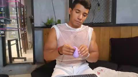 Snapshot of ianknox_ chatting on 01-05-26, 07:28 Ian knox online show from 01-05-26, 07:28