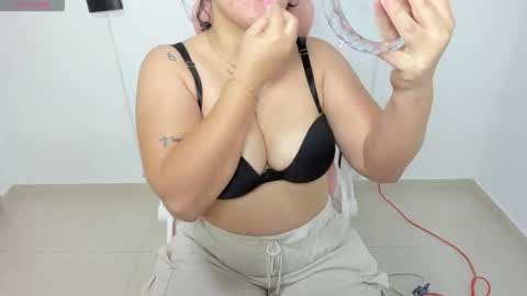 Snapshot of ibeth_diaz chatting on 11-26-25, 03:18 ibeth_diaz online show from 11-26-25, 03:18