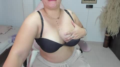 Snapshot of ibeth_diaz chatting on 04-14-26, 12:11 ibeth_diaz online show from 04-14-26, 12:11