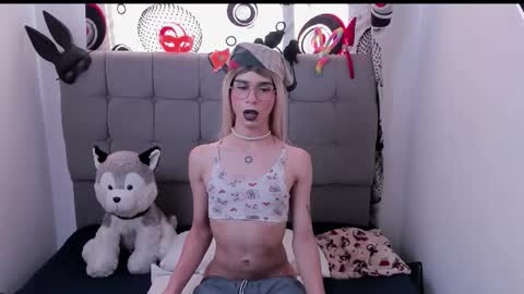 Camila online show from 09-15-25, 09:26