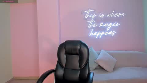 Snapshot of ibizajacobs chatting on 09-23-25, 12:30 Ibiza online show from 09-23-25, 12:30