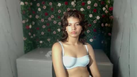 Snapshot of ice_199 chatting on 11-06-25, 02:12 ice_199 online show from 11-06-25, 02:12