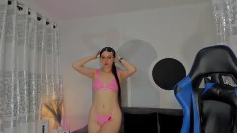 Snapshot of ice_grace chatting on 01-17-25, 11:17 ice online show from 01-17-25, 11:17