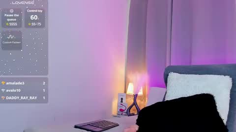 Snapshot of ice_grace chatting on 01-20-25, 02:03 ice online show from 01-20-25, 02:03