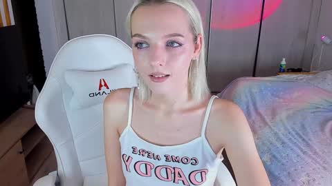 Snapshot of ice_pixie chatting on 12-20-24, 03:42 Nana online show from 12-20-24, 03:42