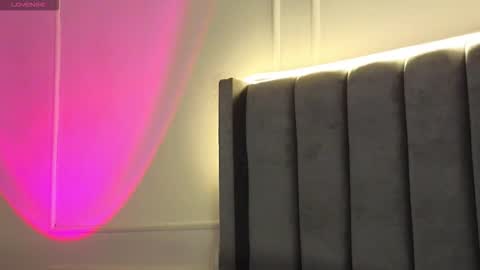 Snapshot of ice_princess__ chatting on 11-19-25, 11:32 Crystall online show from 11-19-25, 11:32