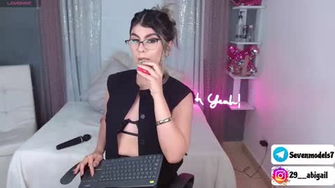 ice_y_abigail online show from 02-17-25, 12:38