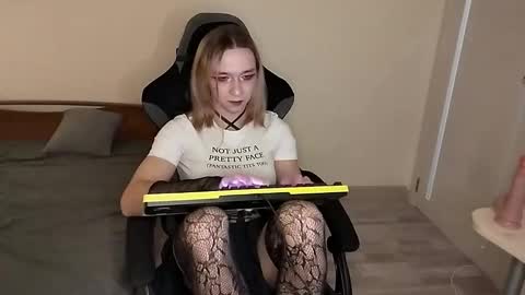 Jade online show from 02-03-26, 03:50