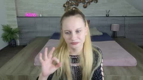 Ice Blue online show from 04-05-26, 07:55