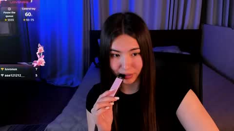 Snapshot of iceicebabe_ chatting on 05-27-26, 01:57 Aiza online show from 05-27-26, 01:57