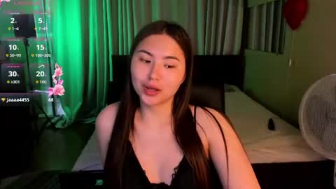 Snapshot of iceicebabe_ chatting on 06-14-26, 01:25 Aiza online show from 06-14-26, 01:25