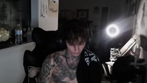 IcyMikey online show from 07-10-26, 04:50