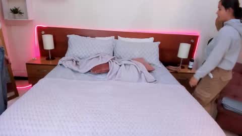 Icy online show from 10-07-25, 10:23