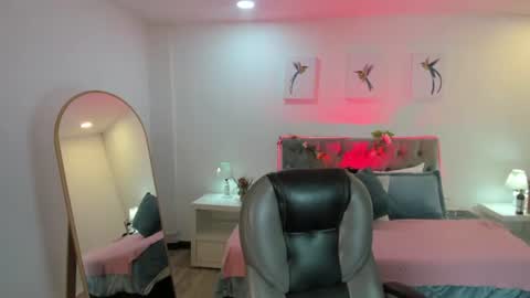 Icy online show from 06-18-26, 11:47