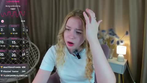 Snapshot of ida_lewiss chatting on 06-22-26, 03:25 Ida online show from 06-22-26, 03:25