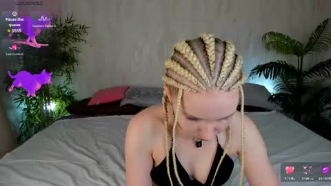 Snapshot of ida_lewiss chatting on 07-05-26, 12:39 Ida online show from 07-05-26, 12:39