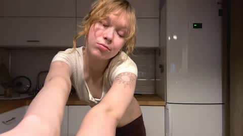 Snapshot of idellwold chatting on 04-08-26, 04:18 Sarah online show from 04-08-26, 04:18