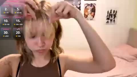 Snapshot of idellwold chatting on 05-04-26, 08:27 Sarah online show from 05-04-26, 08:27