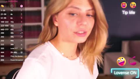 Snapshot of idontlikeguccibelts chatting on 09-21-25, 05:25 Little Flower online show from 09-21-25, 05:25