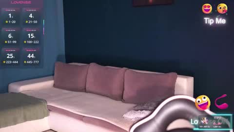 Snapshot of idontlikeguccibelts chatting on 11-13-25, 03:55 Little Flower online show from 11-13-25, 03:55