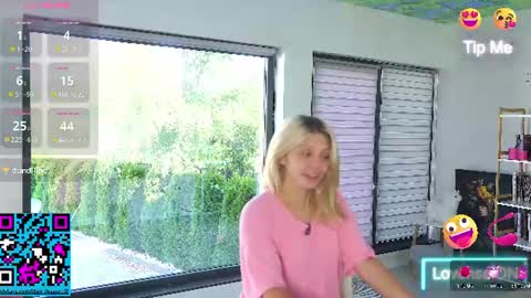 Snapshot of idontlikeguccibelts chatting on 07-30-26, 07:18 Little Flower online show from 07-30-26, 07:18