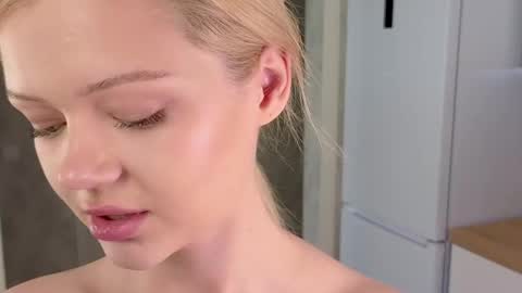 Snapshot of ifiwasyourgf chatting on 03-04-25, 06:26 Lisa online show from 03-04-25, 06:26