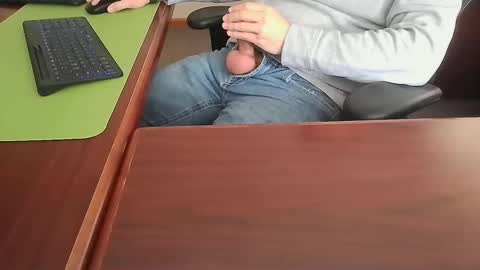 Snapshot of ifuk1stdate chatting on 12-09-24, 08:01 Hung office Stud online show from 12-09-24, 08:01