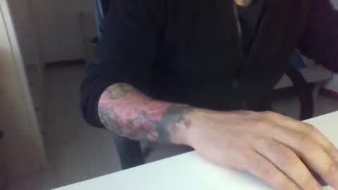 Snapshot of igorydelcapo chatting on 03-22-26, 04:10 MANZOMUSCLETATTOO online show from 03-22-26, 04:10