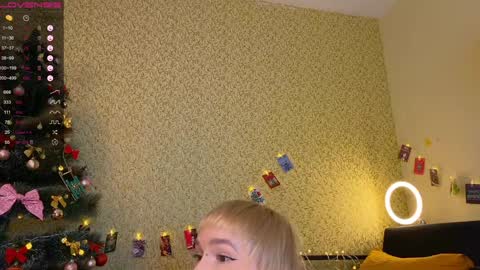 Emmy  help me reach 100 thumbs up online show from 12-30-24, 08:15