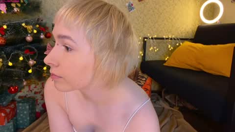 Emmy  help me reach 100 thumbs up online show from 01-05-25, 05:30