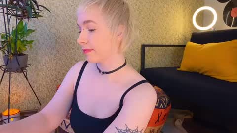 Emmy  help me reach 100 thumbs up online show from 02-28-25, 05:48